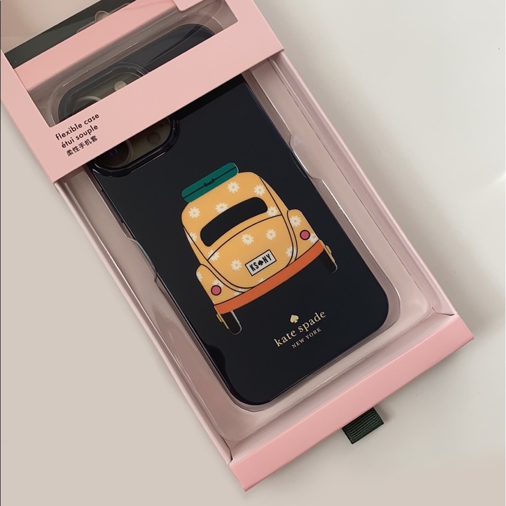 ♠️Kate Spade Daisy Car Beep Beep iPhone 13 Pro Phone Case Blazer Blue NIB - Picture 3 of 8